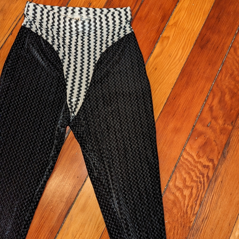 NWT Fashion Brand Company Thong Leggings